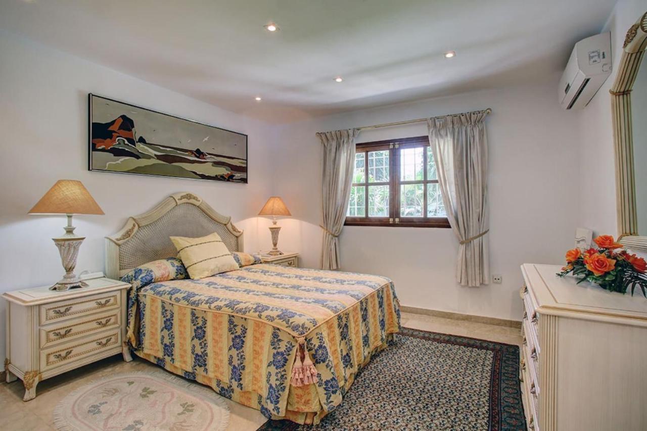 Exclusive Villa Las Palmeras Puerto Banus With Heated Private Swimming Pool, Marbella, Spain Kültér fotó