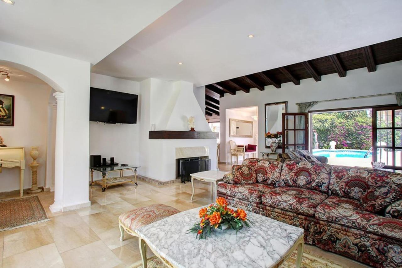 Exclusive Villa Las Palmeras Puerto Banus With Heated Private Swimming Pool, Marbella, Spain Kültér fotó